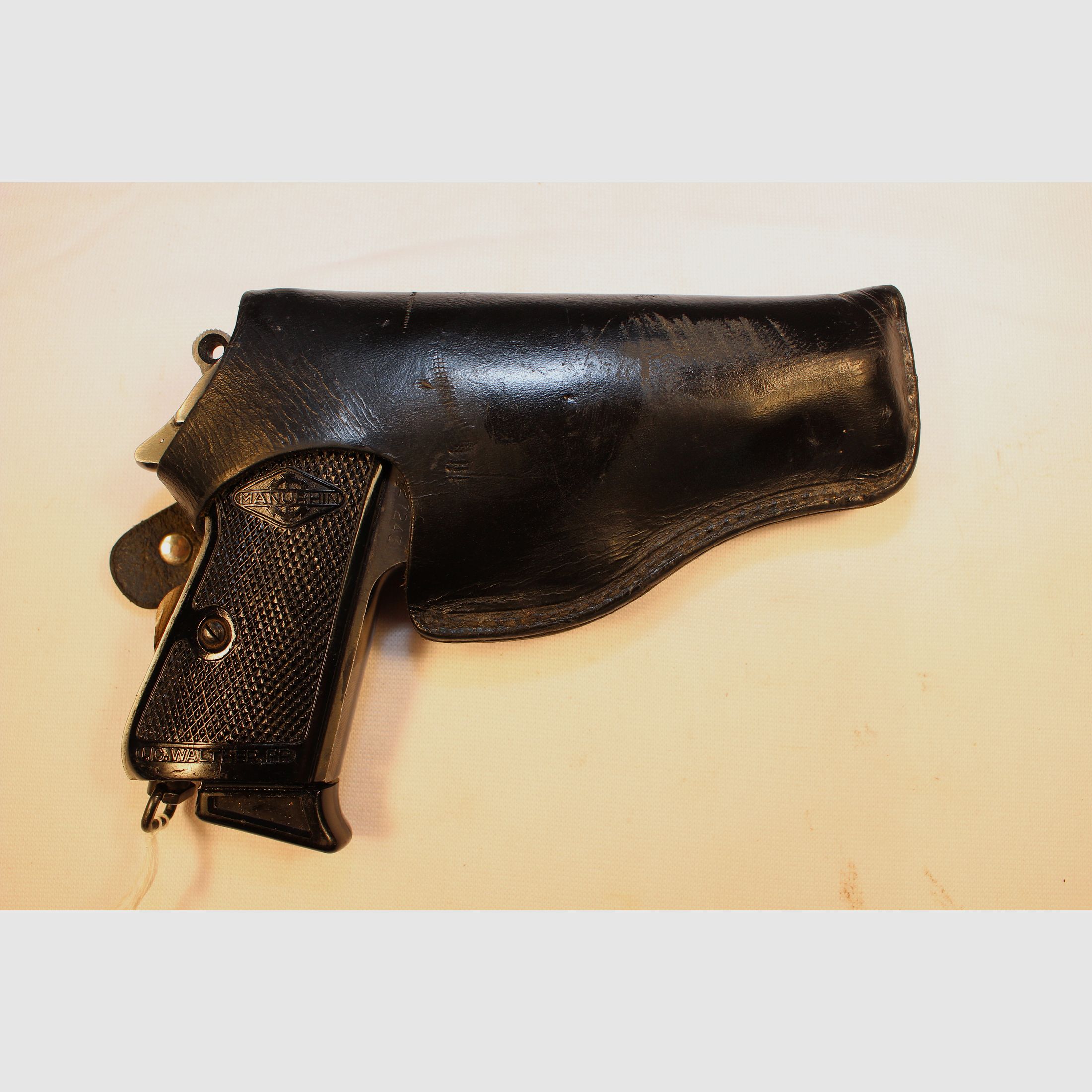 Manurhin Model PP in caliber 7,65 brow. van de Zweedse politie.