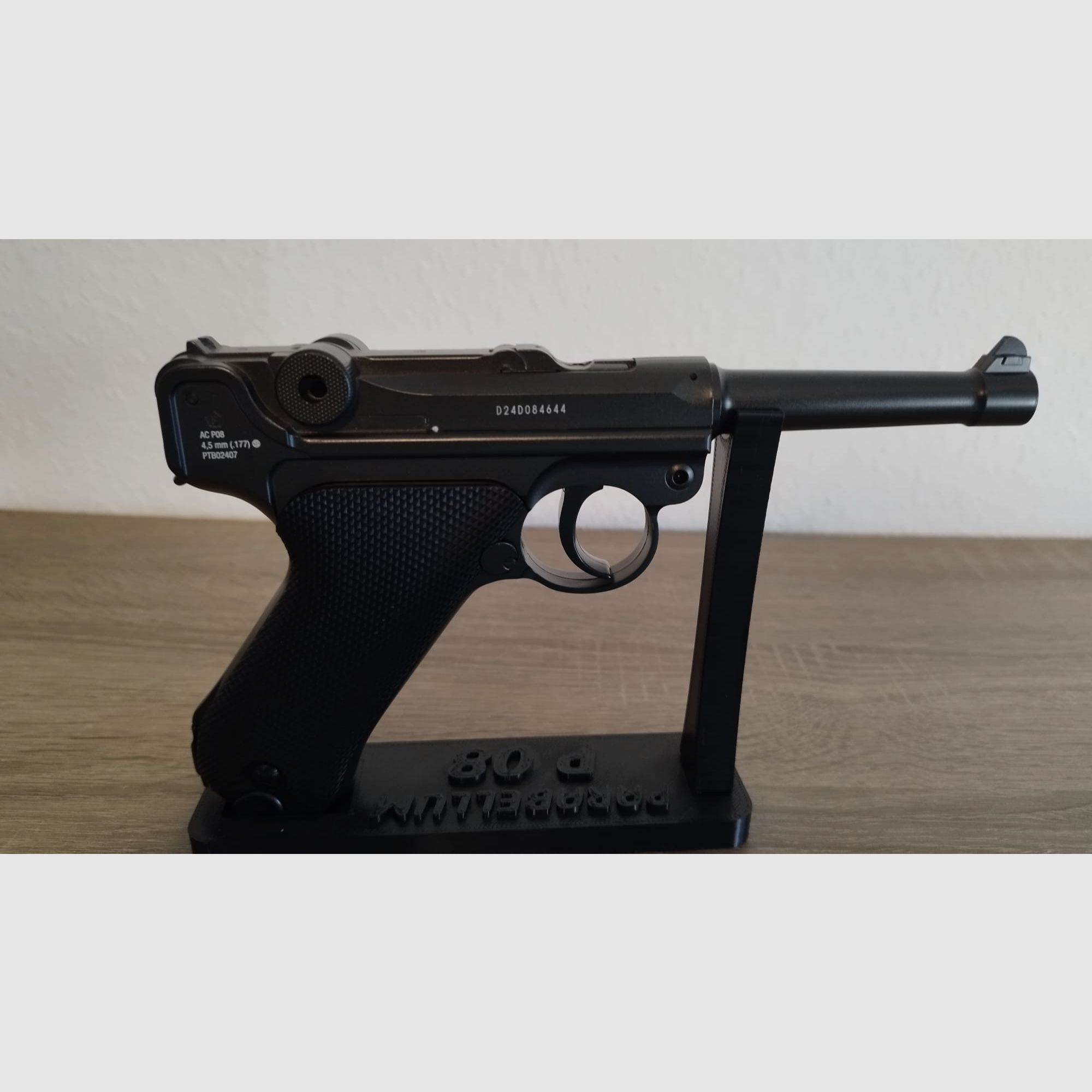 Umarex Legends P08 Metallausführung mit Zubehör CO2 4,5mm BB Pistole