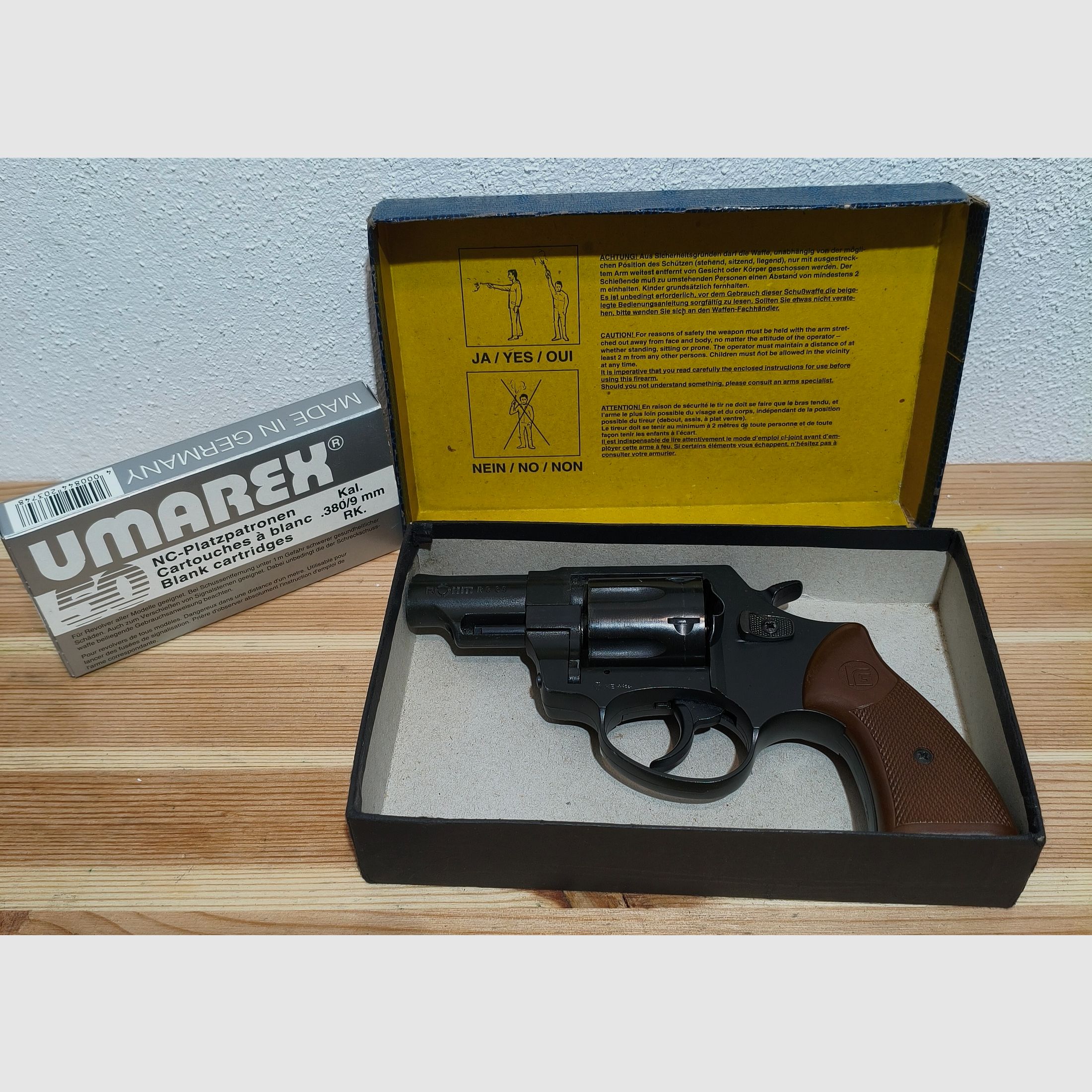 Revólver de señal Röhm RG 89, calibre 9mm K, con 50 cartuchos de fogueo