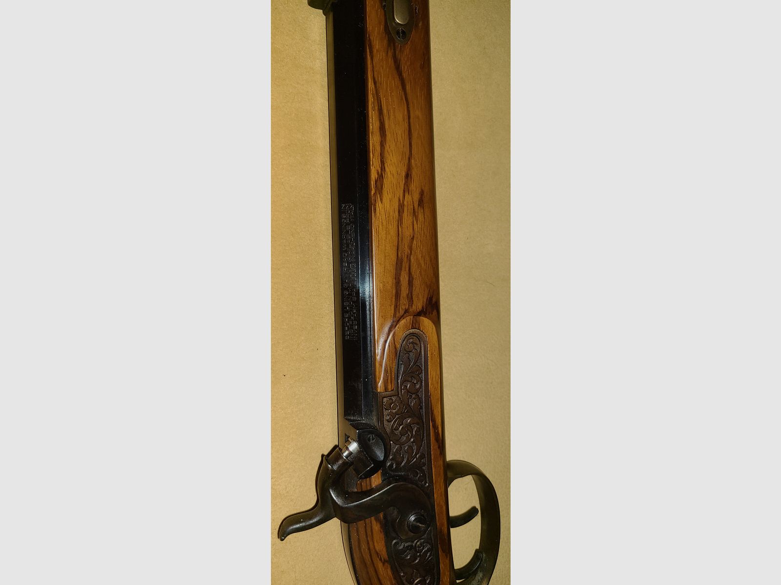 1x FUCILE A PERCUSSIONE / cal. 45 / AH / MARRONE NOCE / CASTAGNO /139936 / POLVERE NERA SCHWARZPULVER / CALCIO IN LEGNO / OTTIME CONDIZIONI