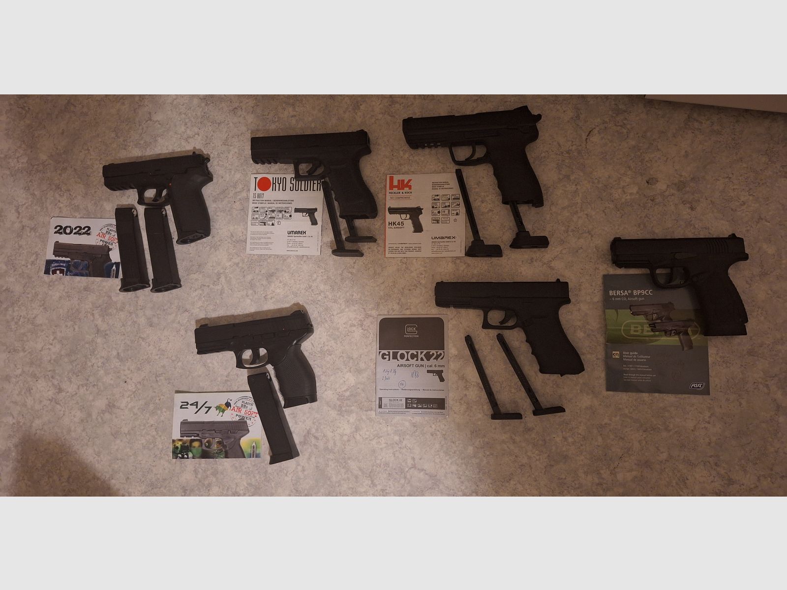 Airsoft Softair pistol collection + case with foam inserts (Glock, Bersa, HK 45, 24/7)