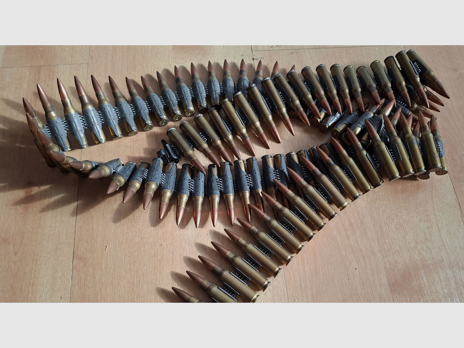 MG 3: 7,62 x 51 mm NATO decoratieve riem met 100 decoratieve patronen