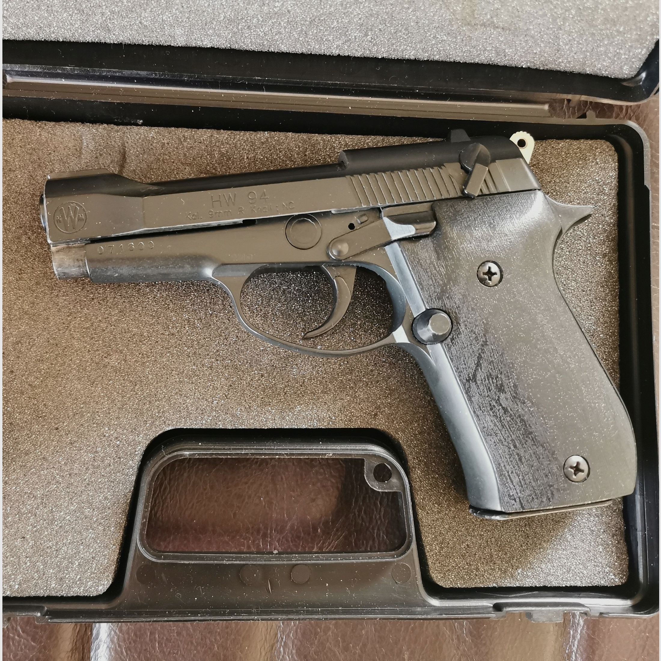 Weihrauch HW 94 completamente nero, usato con segni di usura, libero per Capodanno a partire da 18 anni.