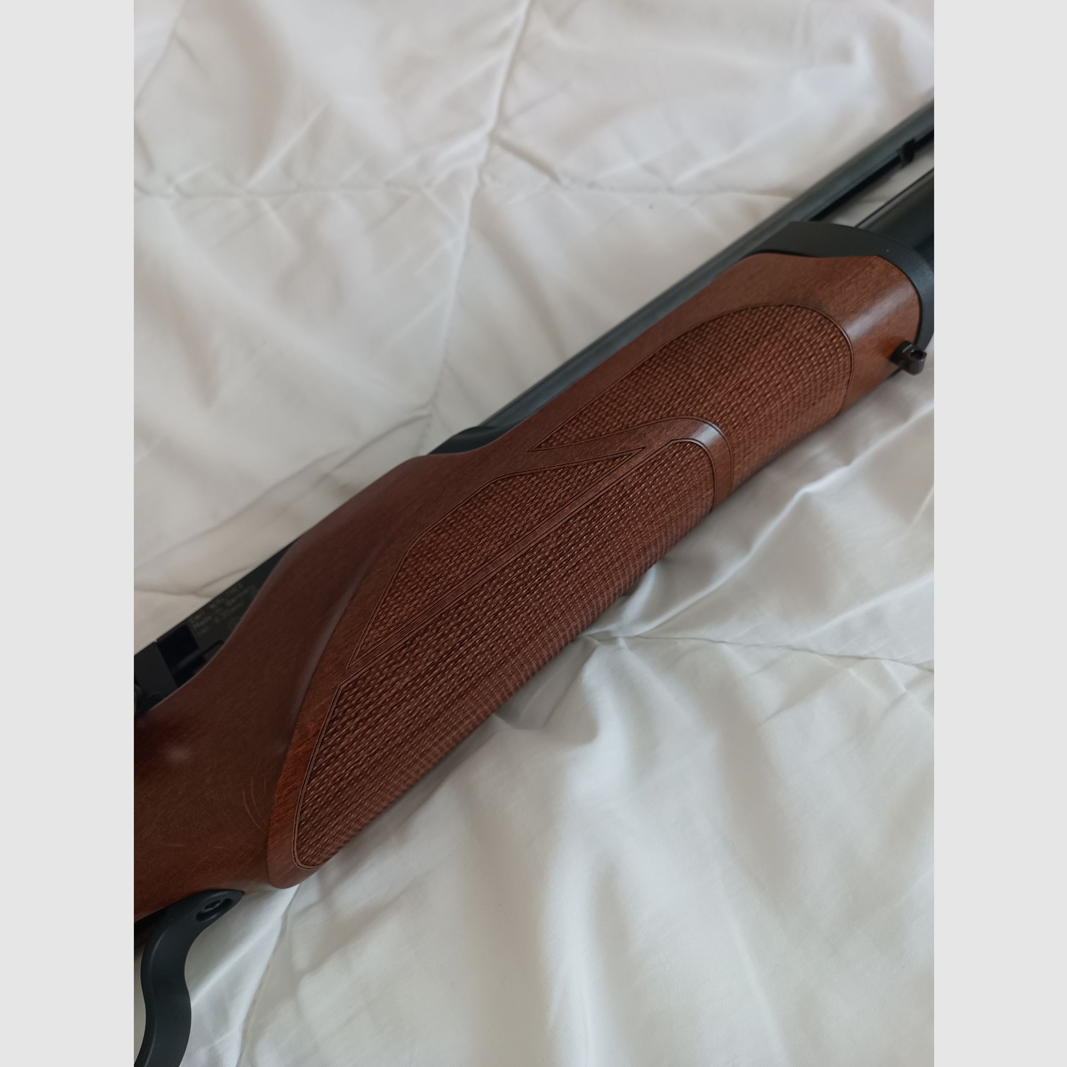 Absolutes Unikat: Walther Dominator Holzschaft 6,35mm (.25) – Kaum geschossen (ca. 150 Schuss)! + Alu-gefräste Laufbrille, 3x Custom Quickfill-Kartuschen & 4 Magazine