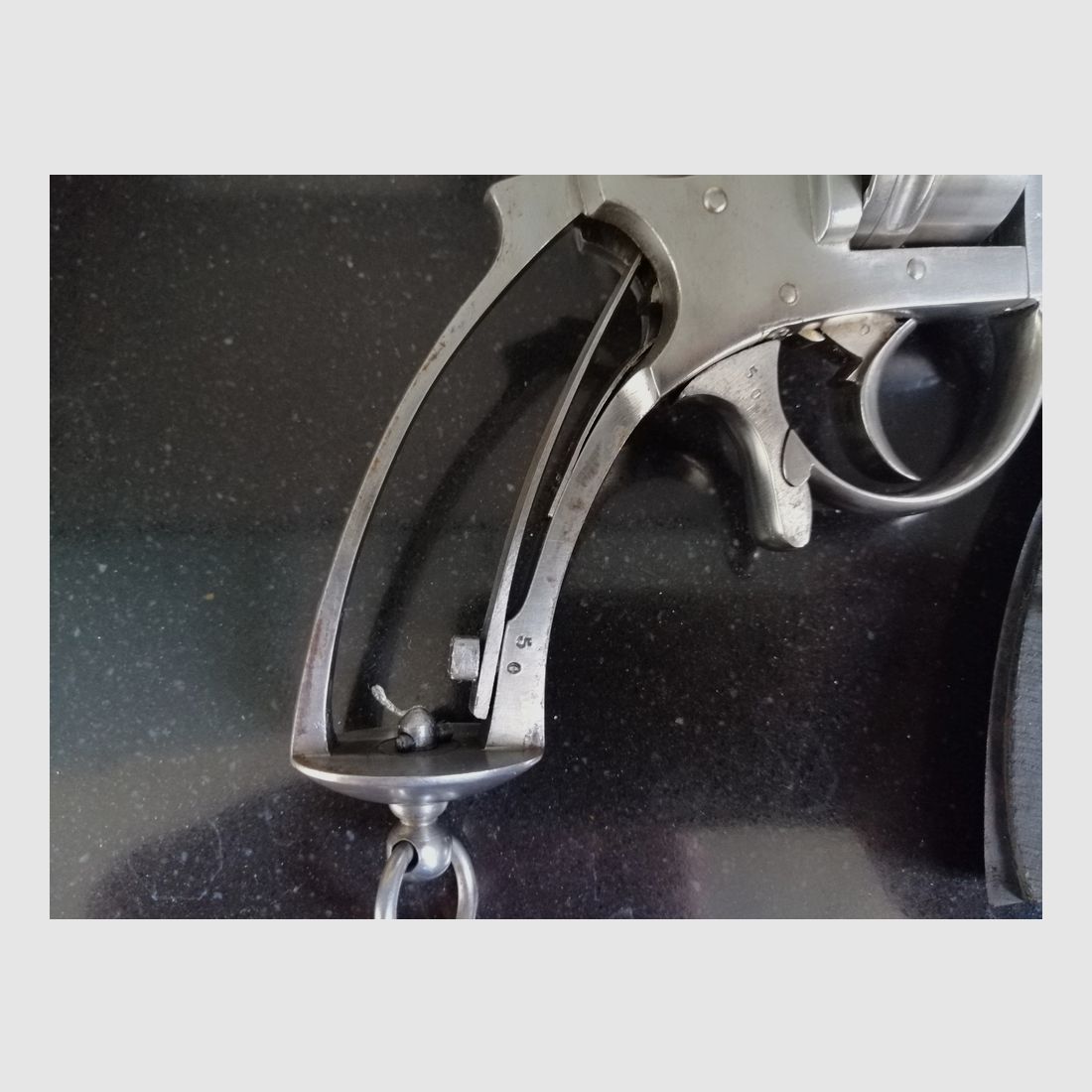 Rare Revolver à système Galand – rare en calibre 9mm – 6 coups – du quasi réglementaire pour le conflit de 1870/1871 – ingénieux système d&rsquo;extraction collective – Superbe, image 18 sur 21