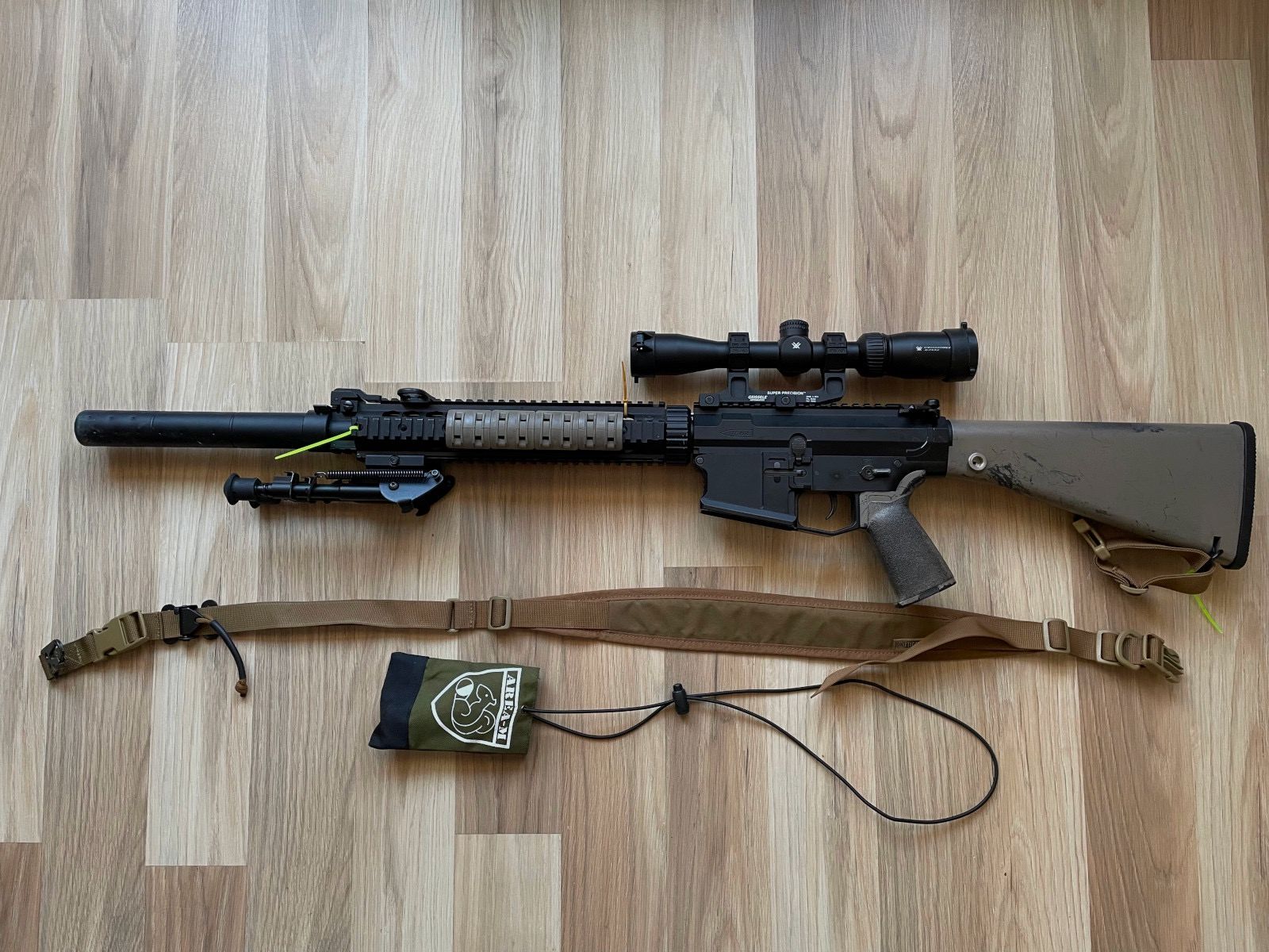 Airsoft Begadi EC25 MCC with scope and carrying case