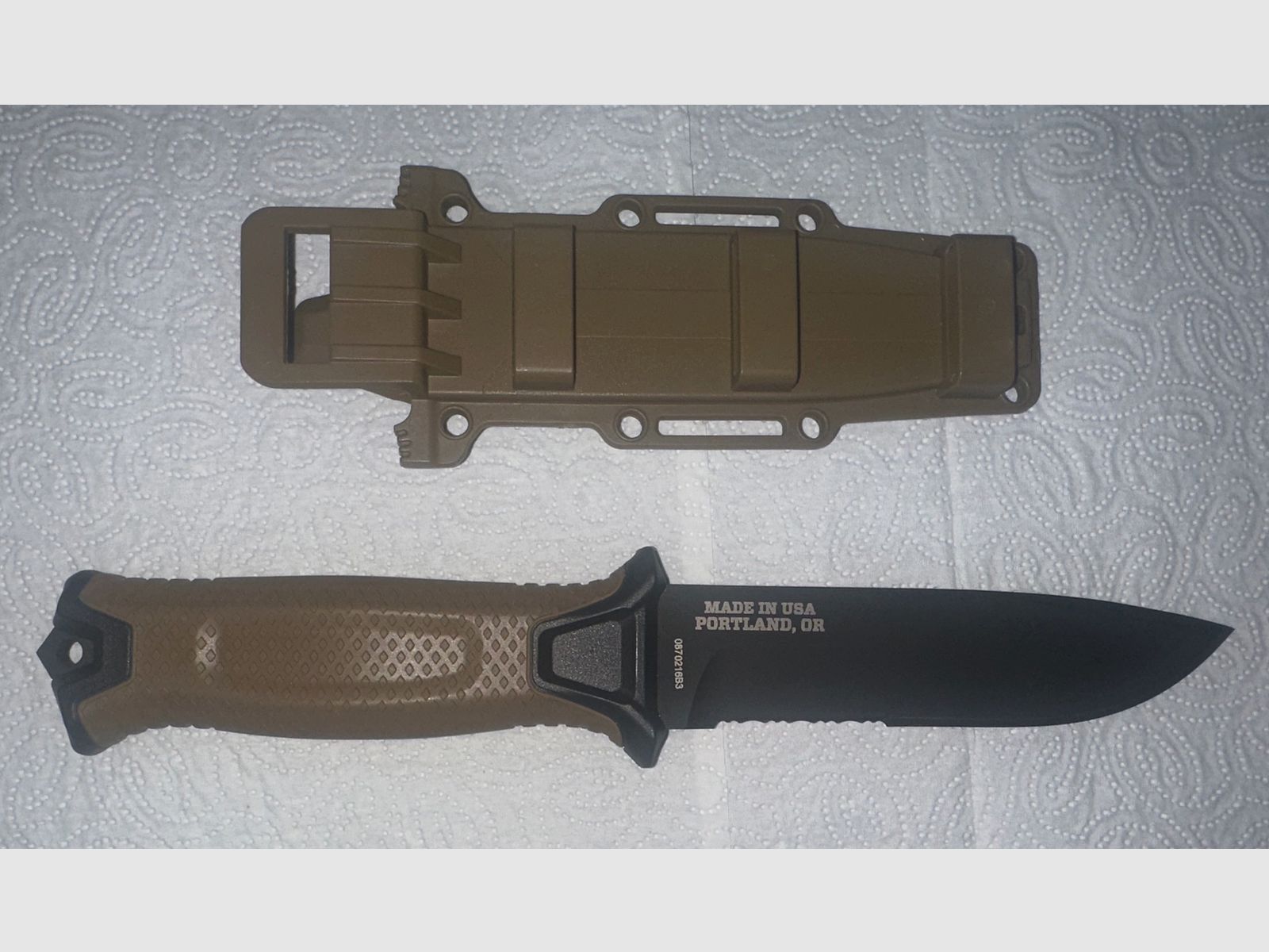 Gerber Stringarm serrated coyote knife outdoor survival