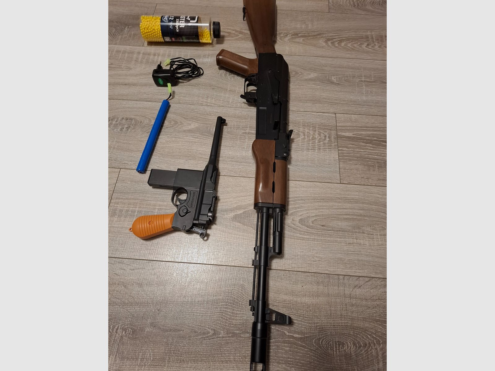 Well AK 74 M aeg <0,5 Joule+ Mauser C96 Federdruck , Bild 2 von 11