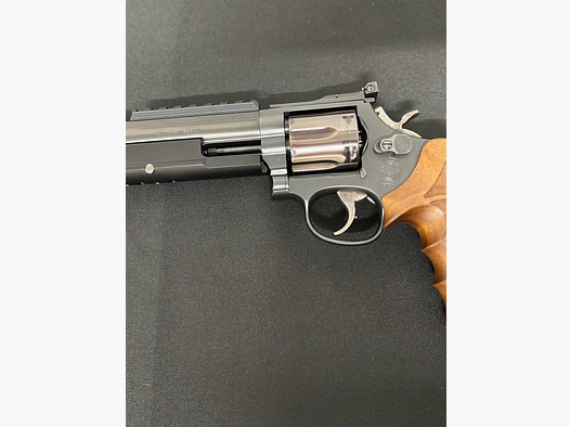 Smith u. Wesson Revolver Mod. 586-3  Einzelanfertigung vom Feinsten 6 Zoll Kaliber .357mag