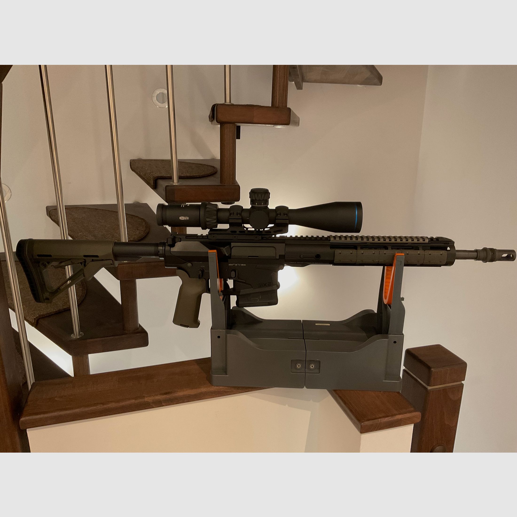 Hera Arms 7SIX2 14,5 Zoll im Kaliber .308 incl. Meopta Zielfernrohr Optika6 3–18x50 RD SFP und Zubehör 