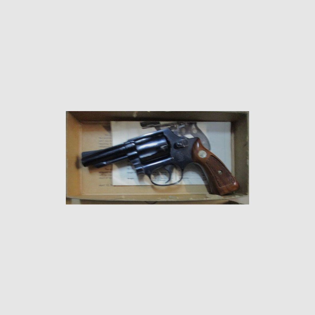 Revolver .38 spécial Smith & Wesson 3 pouces modèle 36 dans la boîte d'origine 36