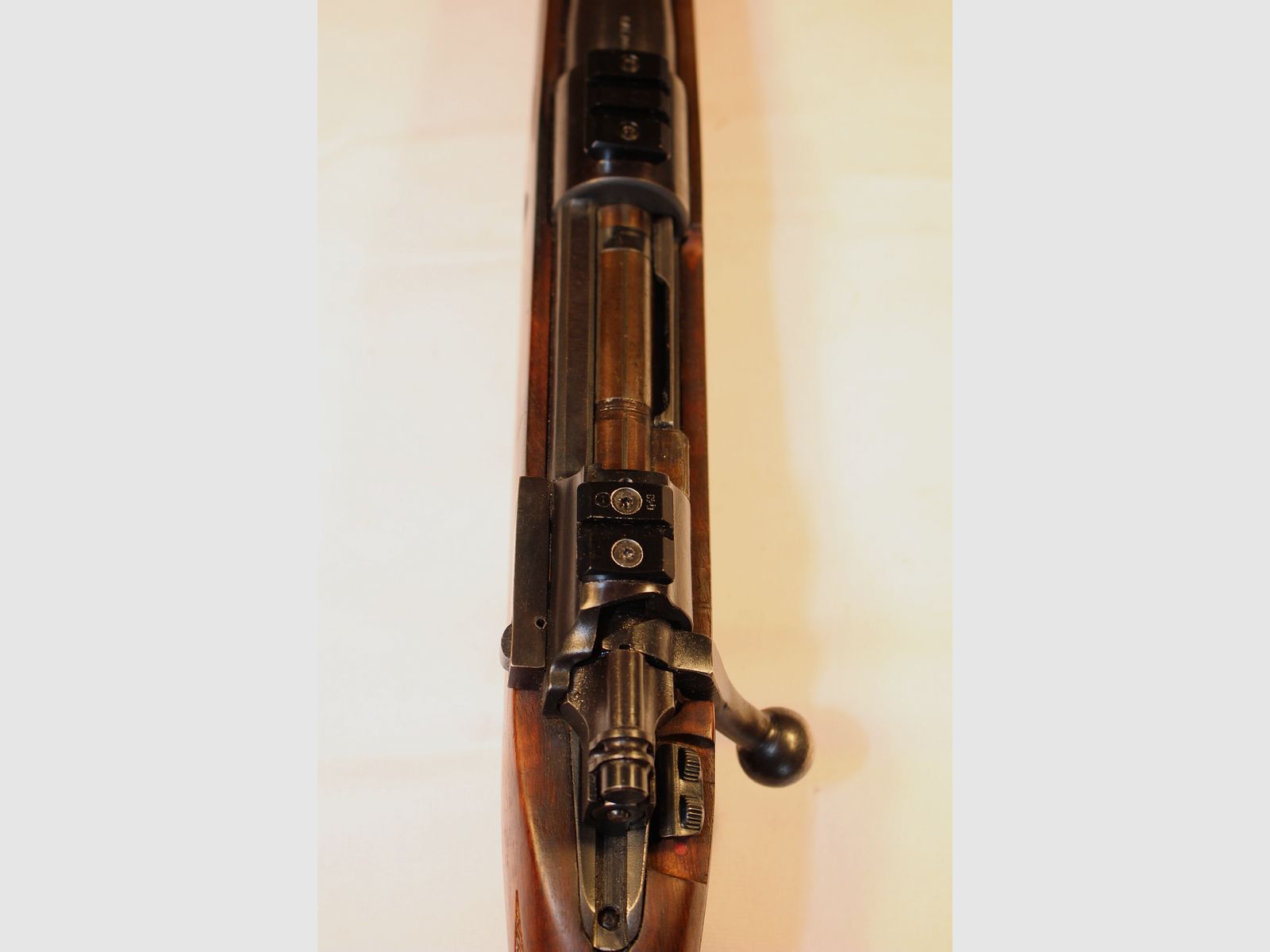 Bolt-action rifle in caliber 7x64.