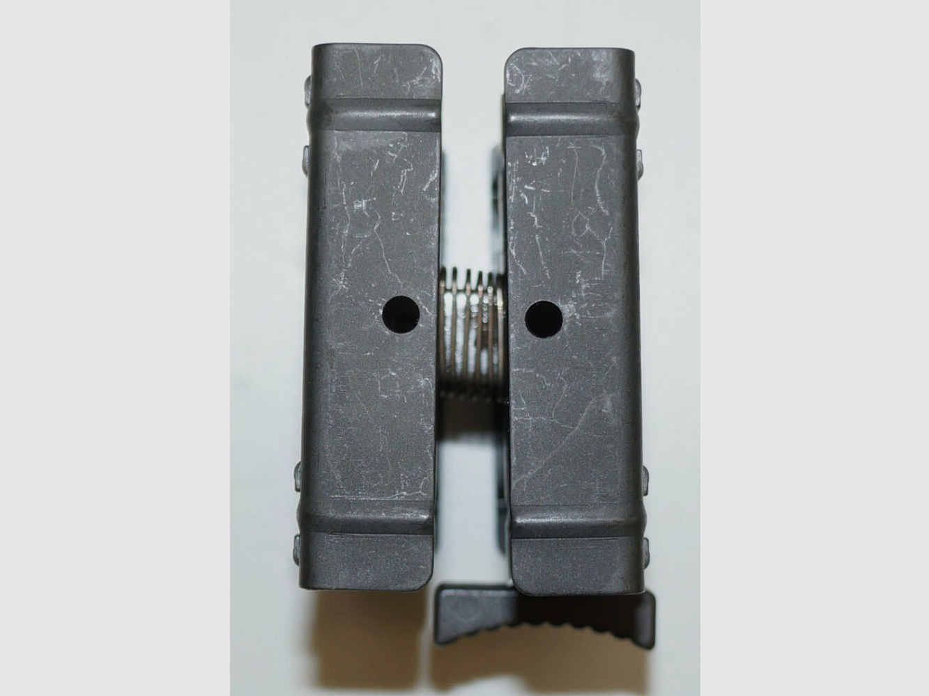 Heckler & Koch Magazinklammer, HK MP5; HK SP5; SAR M41/05 und Baugleiche, neu, original Heckler & Koch Fertigung