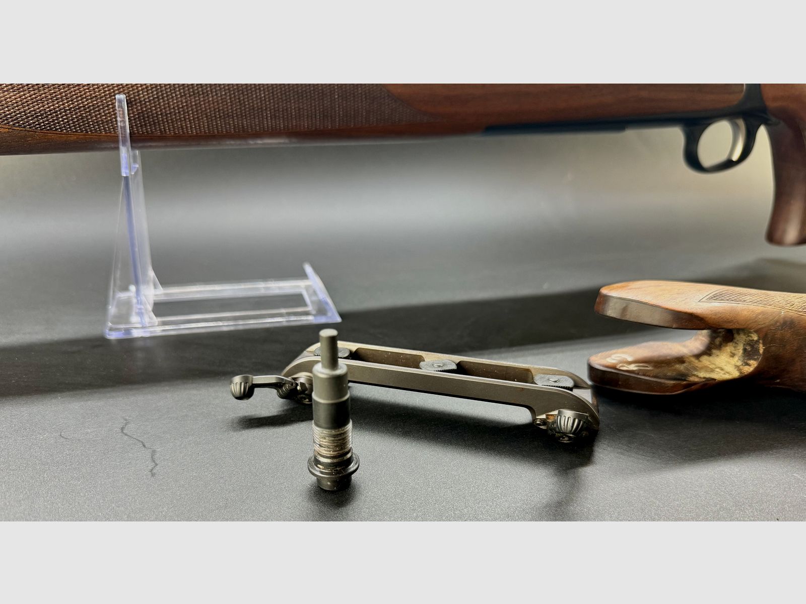 Sauer 303 - Semiautomatico; Cal.: .30-06Spring + regolazione gas variabile + montaggio Sauer per guida Zeiss