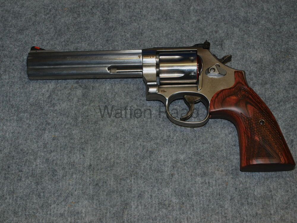 Smith & Wesson S&W 686 Plus DELUXE