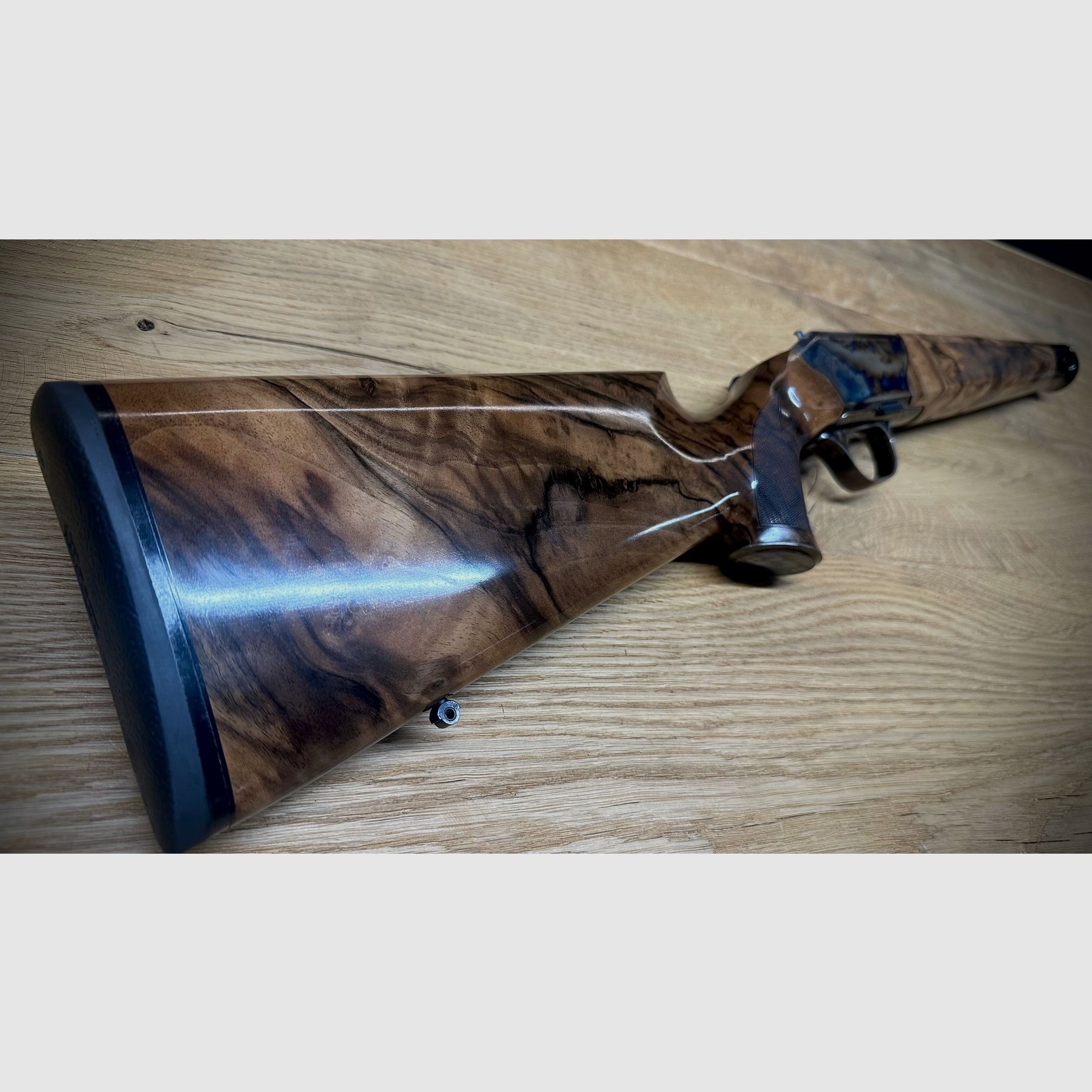 Blaser R8 kolf met buntharding / HK7 / Super Finish / systeemkast & trekker staal / DROOMMOOI!