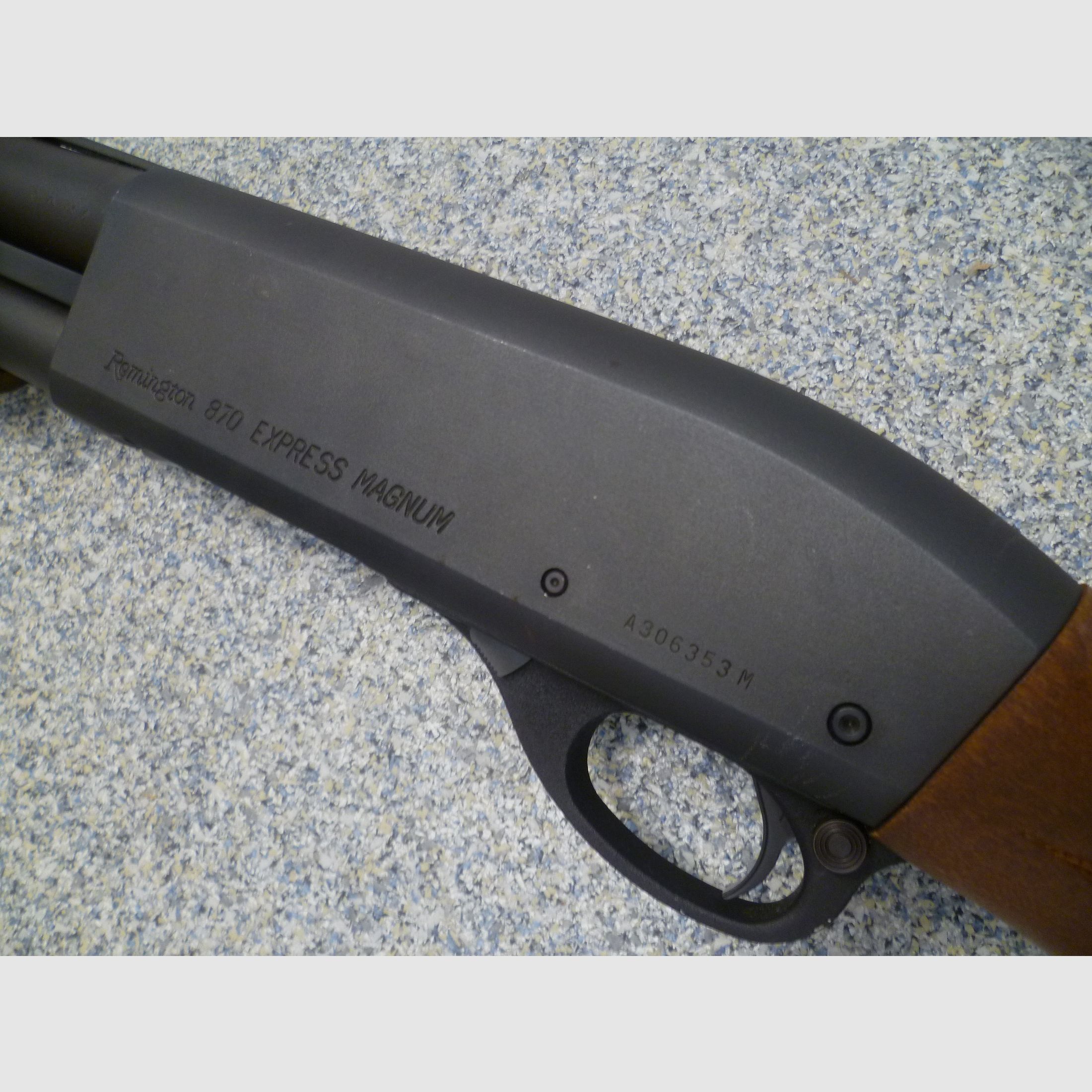 Repetierflinte Remington 870 Express Magnum 12/76