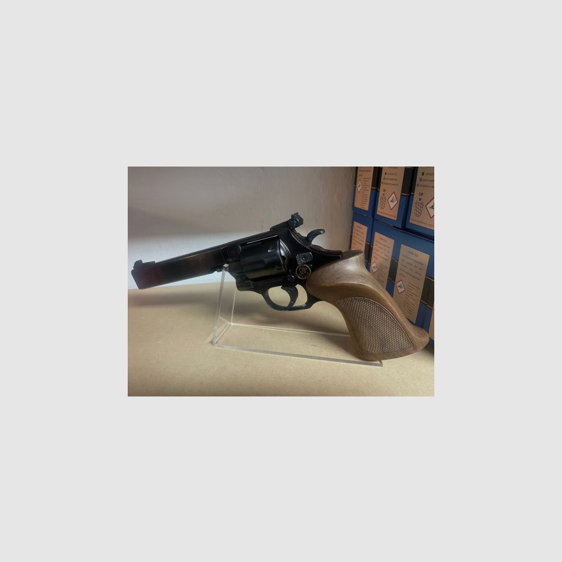 WEIHRAUCH HW 9 REVOLVER .22LR - 6 INCH - MATCHGREIP