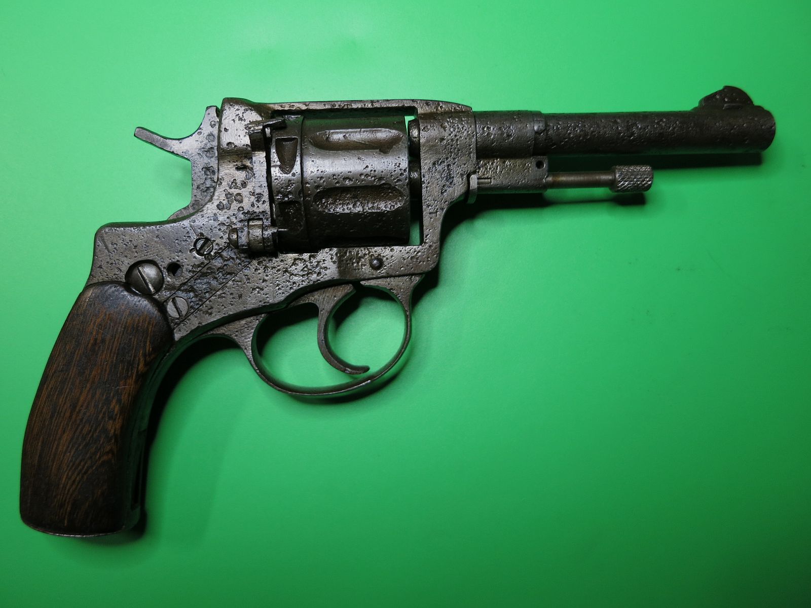 Revolver, Nagant M1895 revolver, absolute contemporary witness, water find, 7.62 x 38 mm R #81
