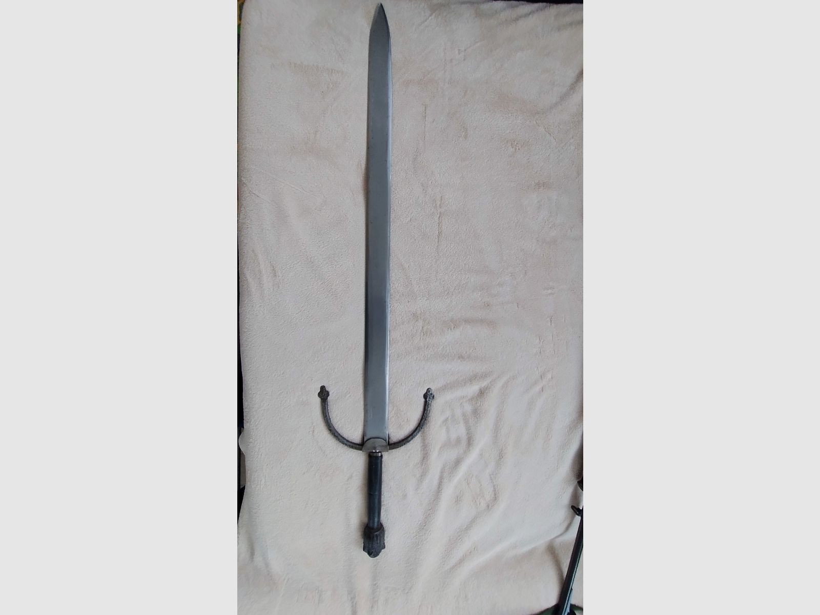 Historical longsword approx. 1870–1900 – leather grip – peened pommel – total length 112 cm