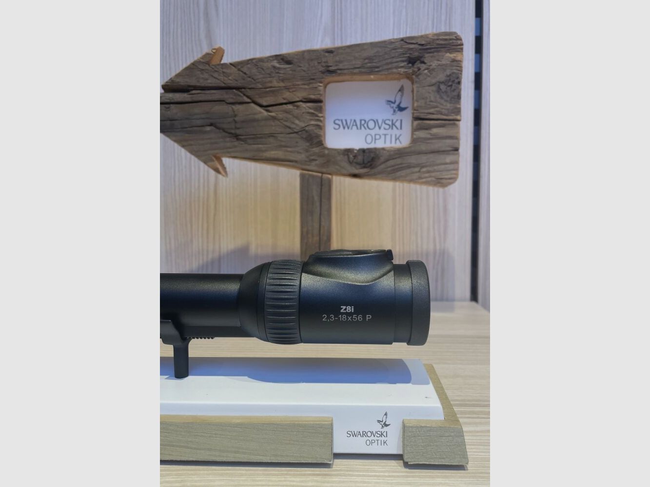 SWAROVSKI OPTIK Z8i 2,3-18x56 SR (con riel) P