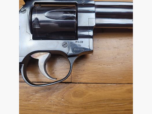 Magnifique revolver MR 73 Sport – 357mag – un des tous premiers – fabrication Manurhin d&rsquo;avant 1980 – 6 pouces – Poignée trausch – Guidon Partridge et hausse surdimensionnés – État mécanique et esthétique au top – TBE+