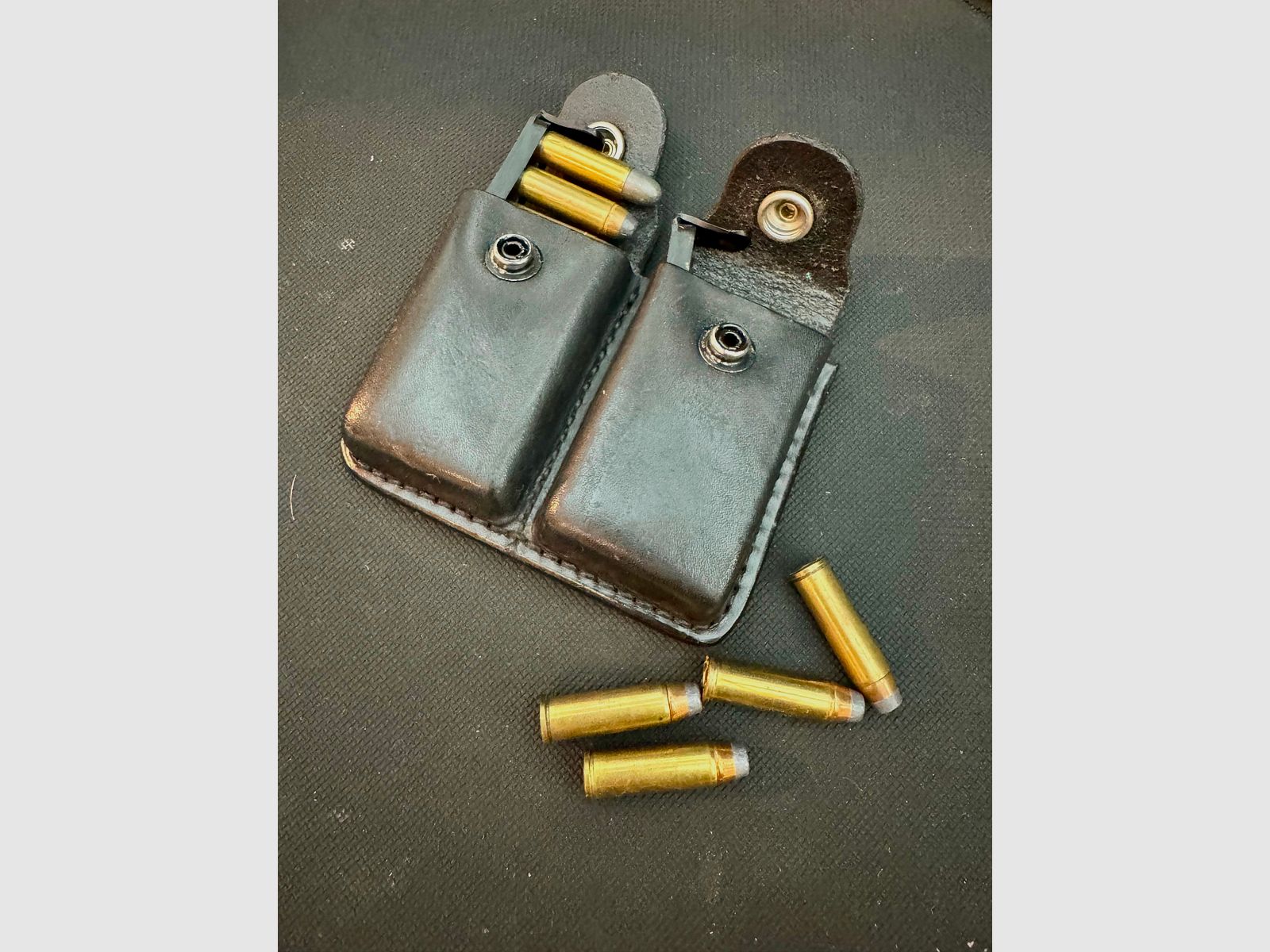 Bianchi Speed Strip con funda de cuero de Bianchi (#22) .38Especial .357Magnum (50)
