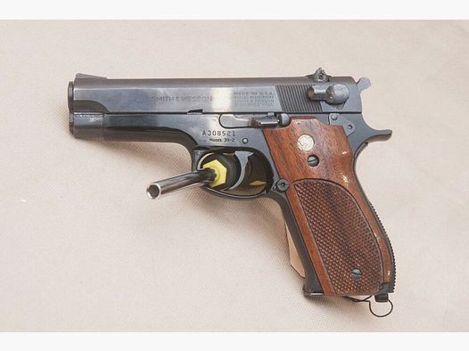 Smith & Wesson 39