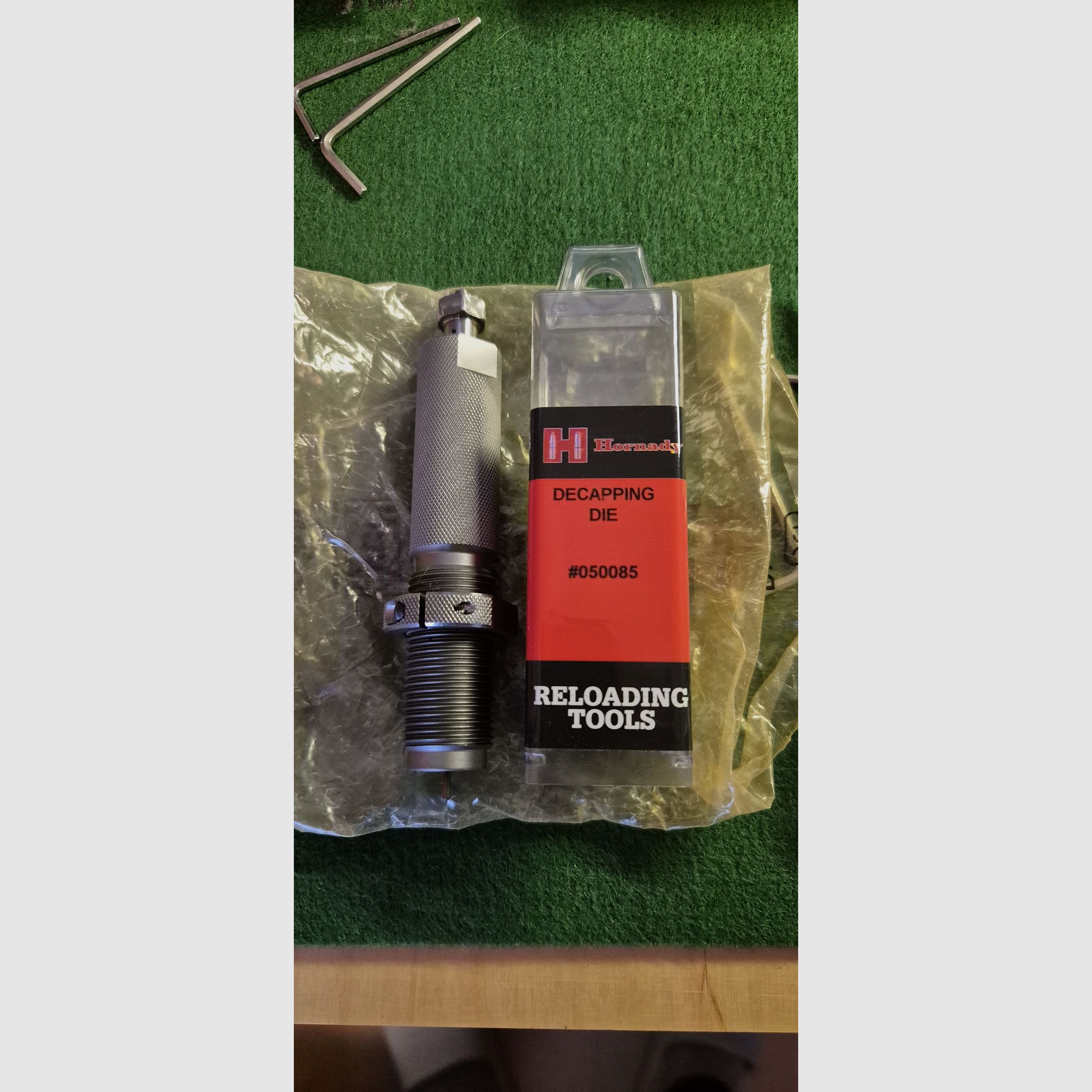 Hornady bullet puller without collet / Hornady primer ejection die
