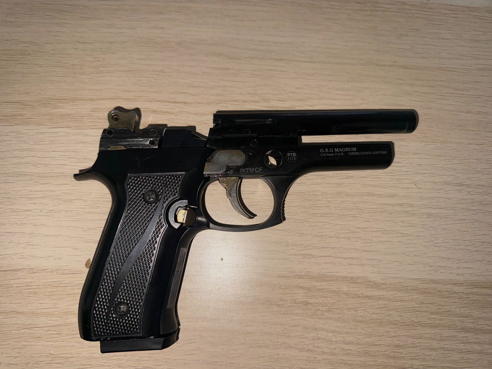 Ekol Firat Magnum pistola de fogueo 9 mm P.A.K. – Oro
