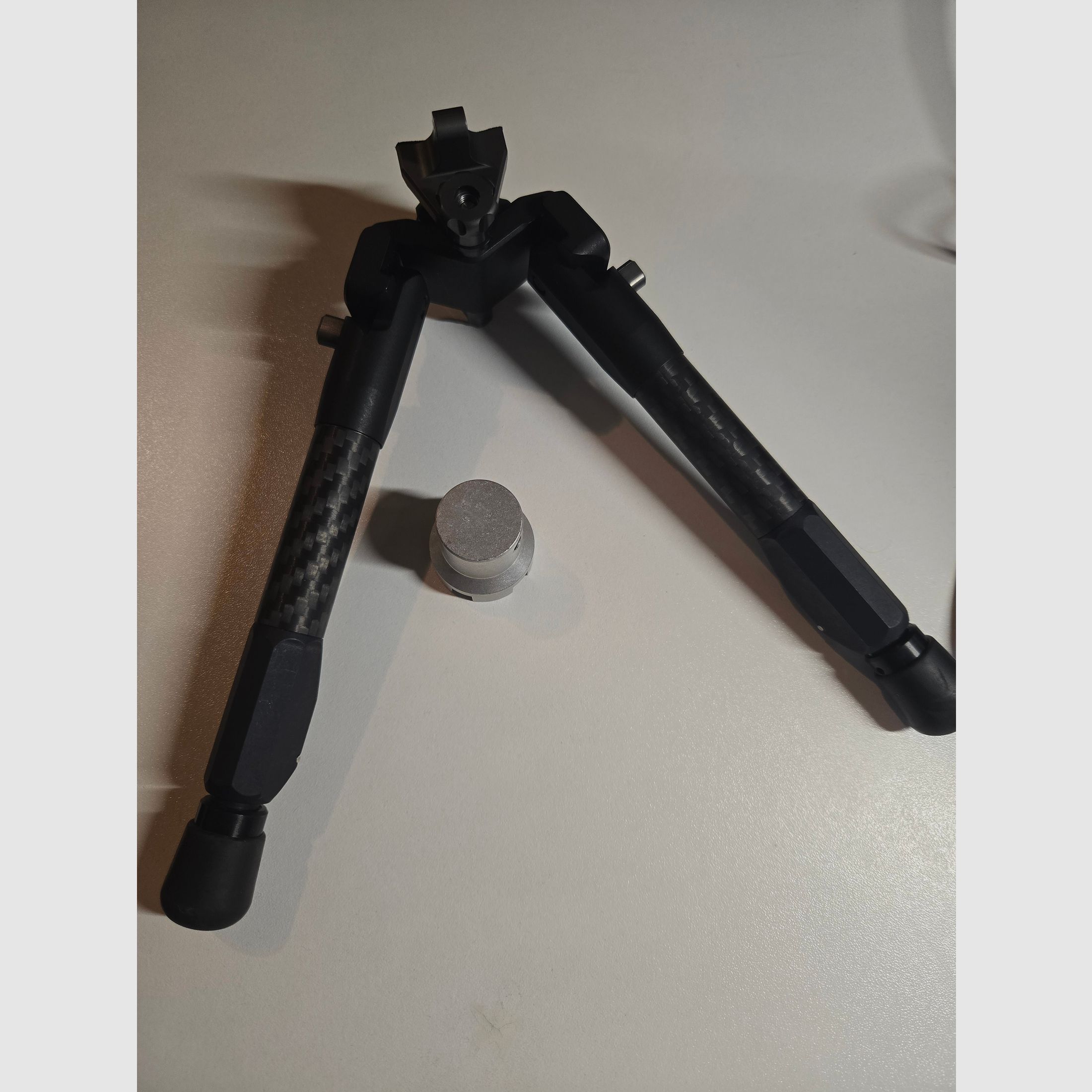 Tier One Tactical Bipod Carbon Small Sling Swivel Riemenbügelöse Zweibein