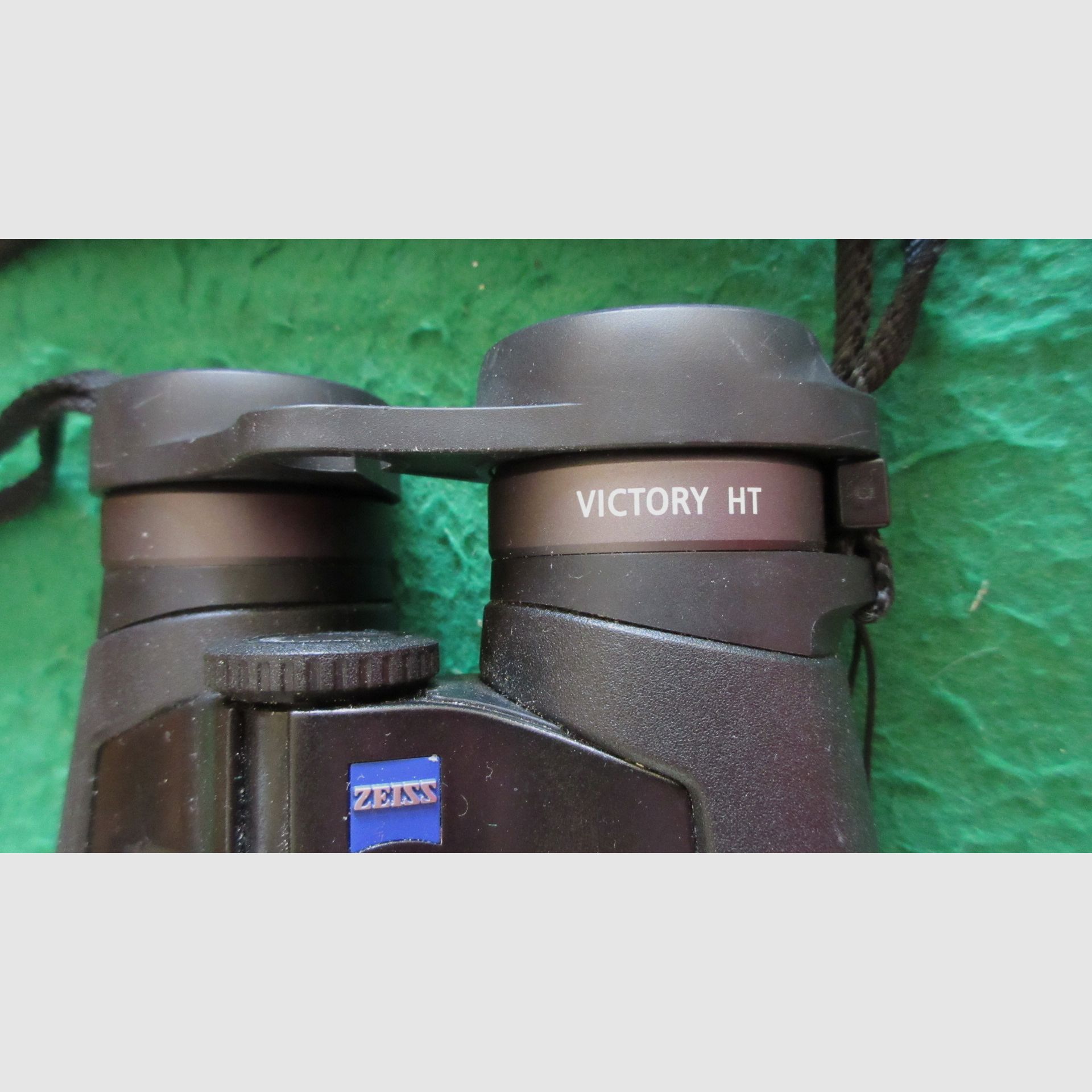 Jumelles Zeiss Victory HT 10x54 pour l'aube et la nuit avec sac d'accessoires et sangle d'origine Zeiss