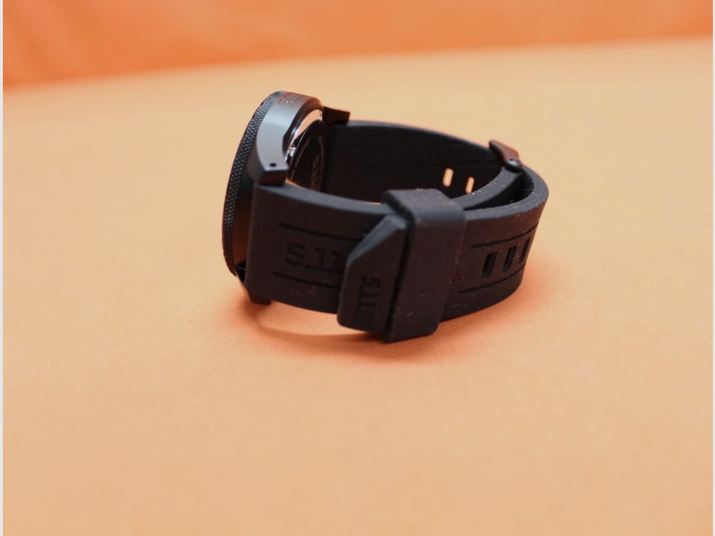 5.11 5.11 Guardsman Watch (50133EU) 033 Granite Uhr mit Stahlgehäuse mit Silikonarmband