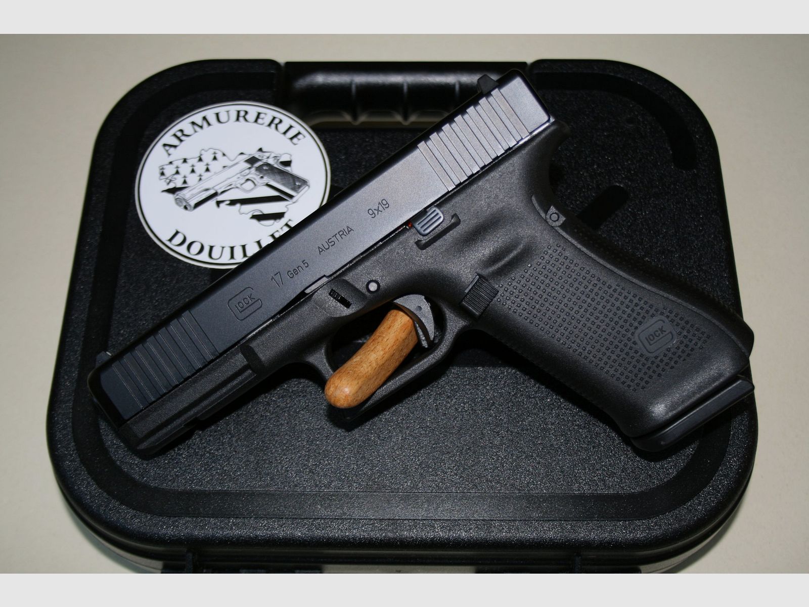 Pistolet Glock 17 gen5 FS cal 9mm, image 1 sur 4