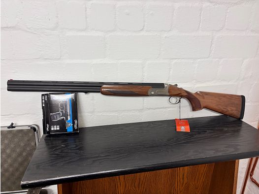 Akkar 12/76 Churchill