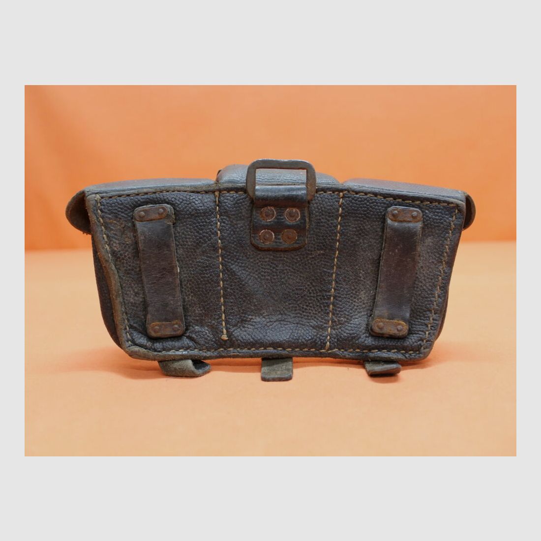 SURPLUS Mauser K98k: Patronentasche 3-fach Leder schwarz original für Ladestreifen. SURPLUS z.B. WK2/ BGS