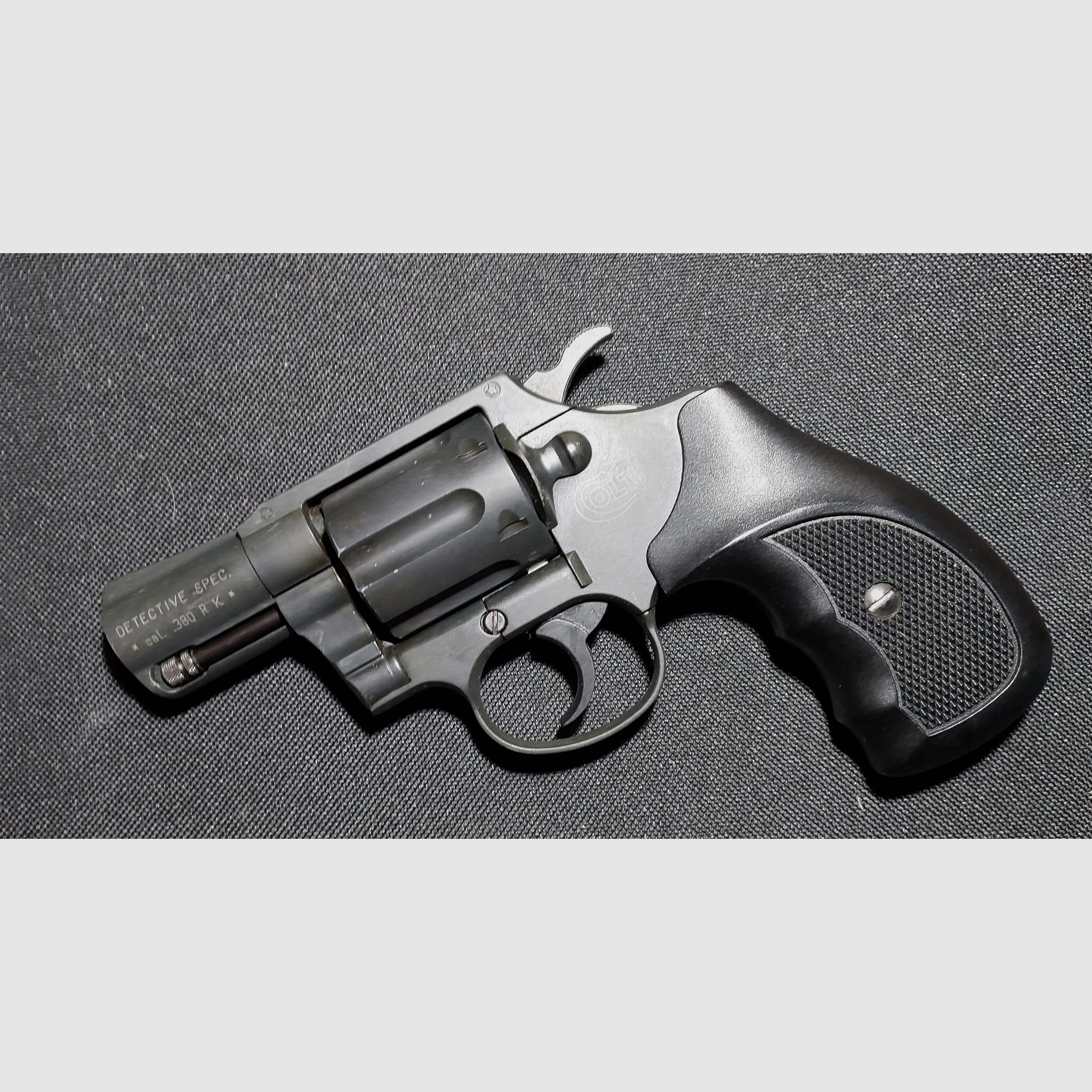 Colt Detective Special (Umarex) .380 (9mm) R.K. (PTB 841) z walizką Colt