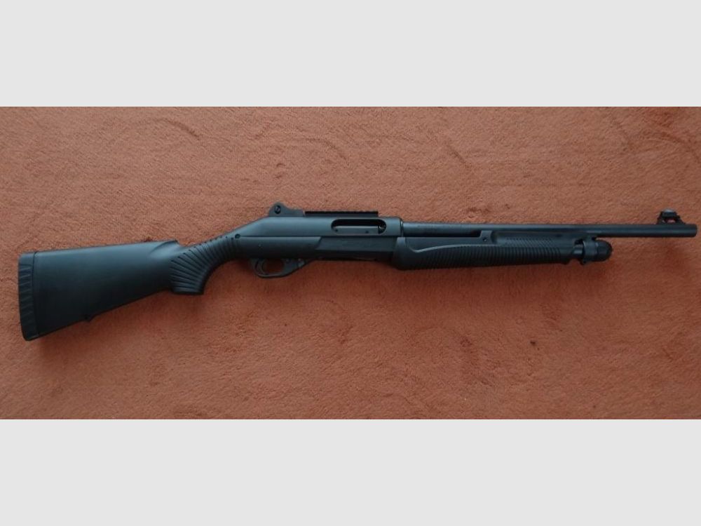Benelli Vorderschaft-Repetierflinte:Benelli Nova Tactical Kal. 12/89