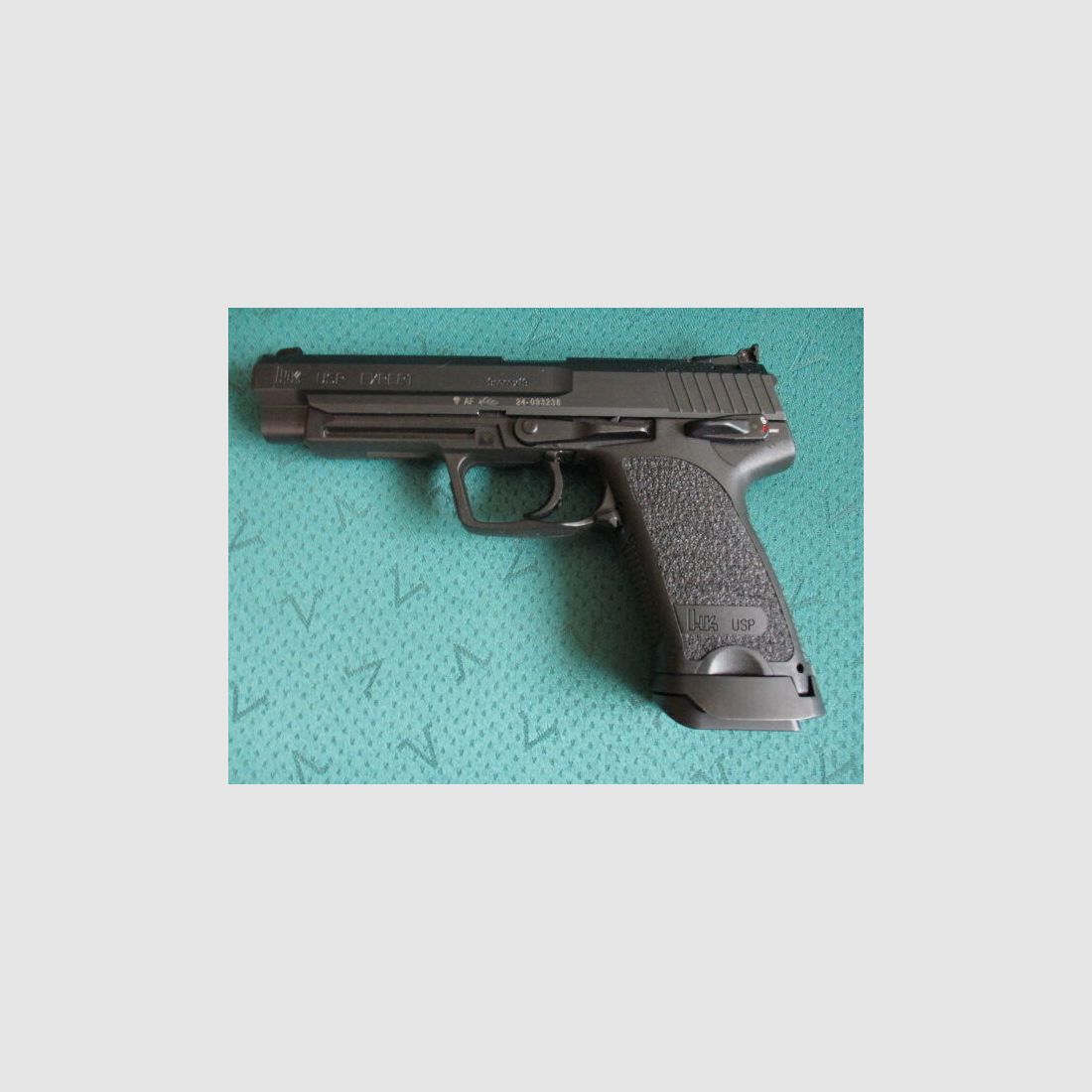 Pistole Heckler & Koch USP Expert 9mm Luger mit Koffer und Magazin USP Expert
