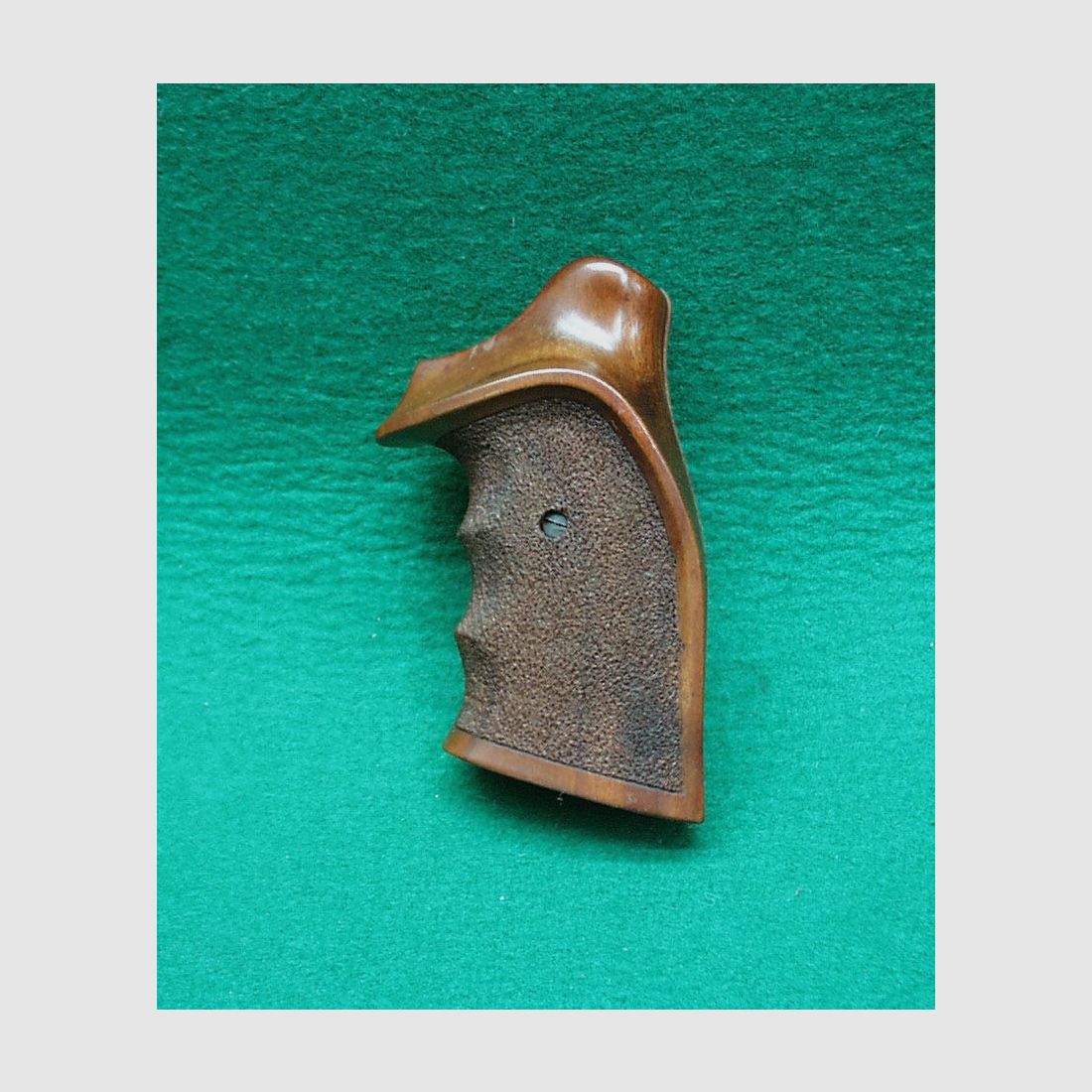 KN Nill Holz - Griffschalen