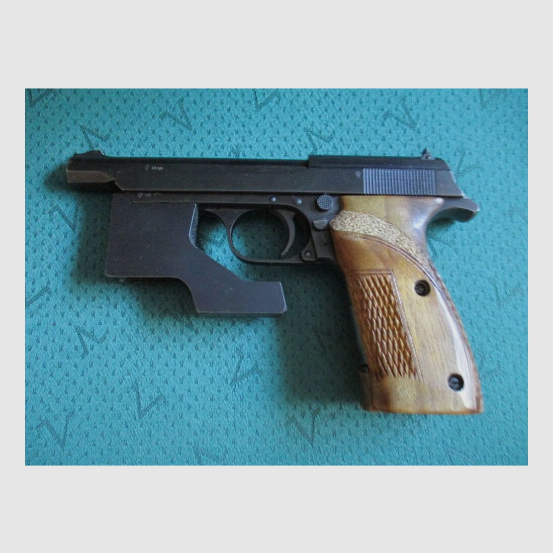 Sportpistole Olympia-TT Nachbau von Norinco mit Laufgewicht Olympia