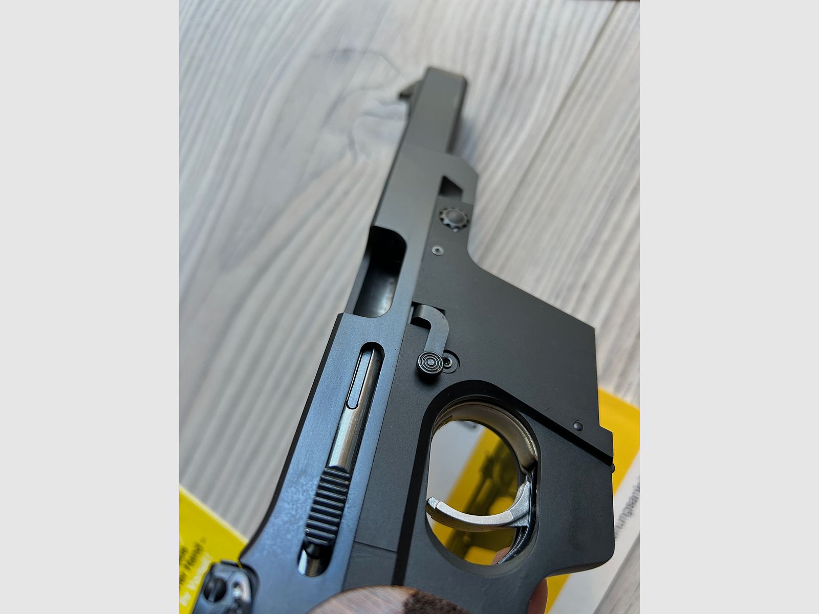 Pistola deportiva Walther GSP calibre 22 l.r. con 2x cargadores y maletín original