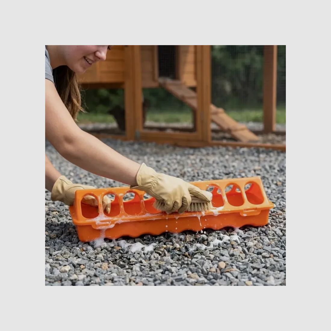 Lineare Futterstation mit Löchern aus Kunststoff 30 cm für Küken und Wachteln - Orange GAUN, Bild 4 von 7