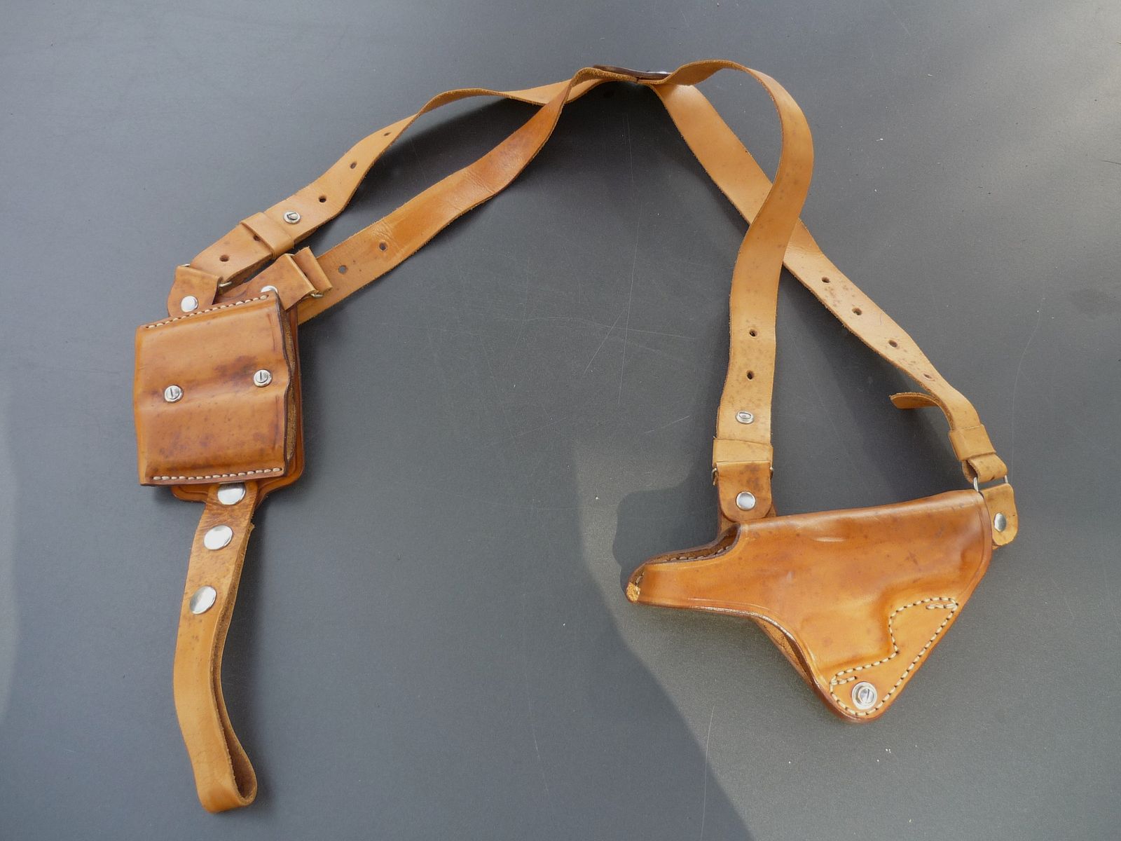 HKDesign Holster Art. Nr. 028 Schulterholster mit abknöpfbarer Mag. Tasche für SIG 226   - Rechtshänder - 2.Wahl