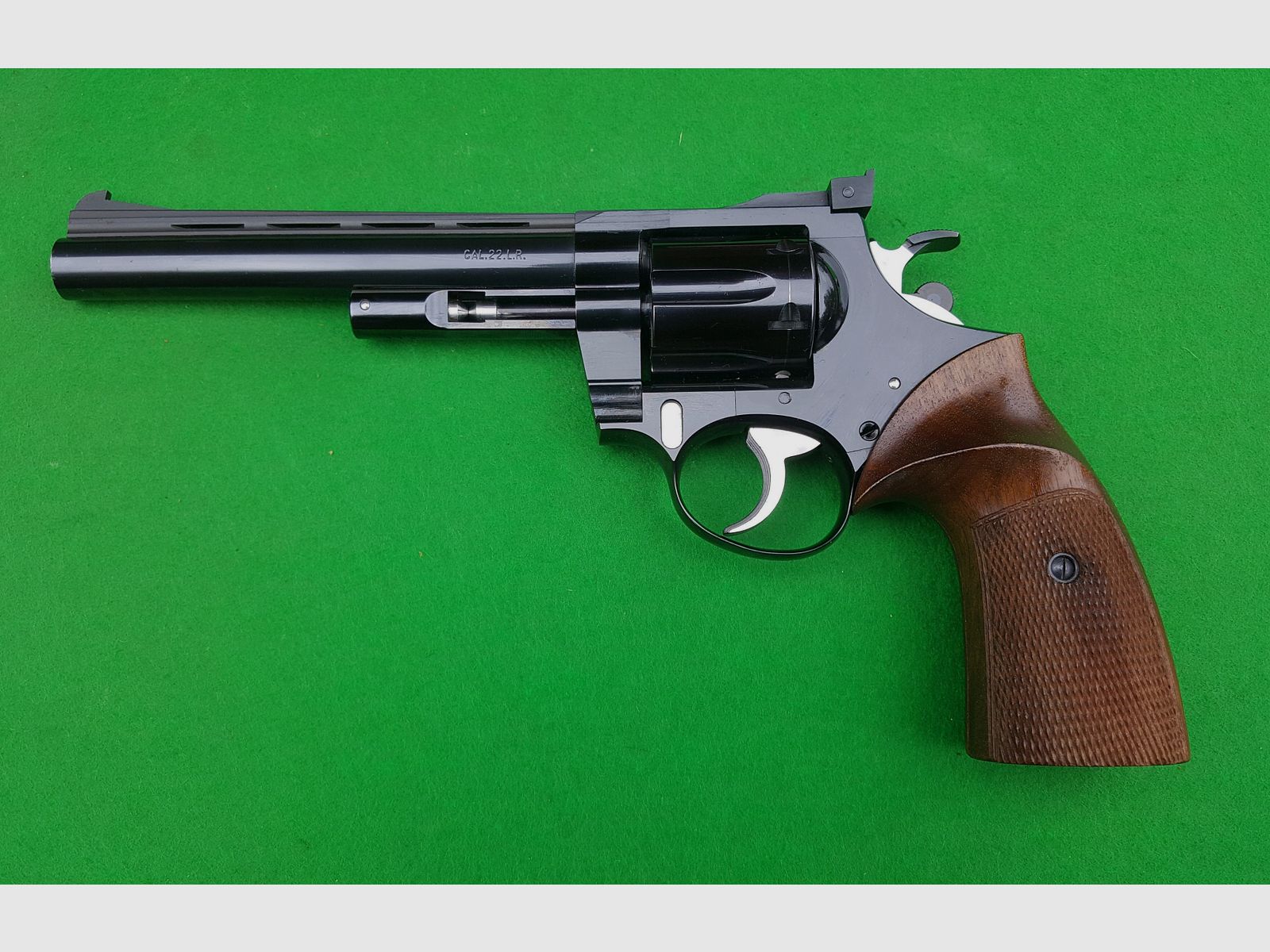 Korth Revolver  Cal. .22 LR   1973  6" Lauflänge