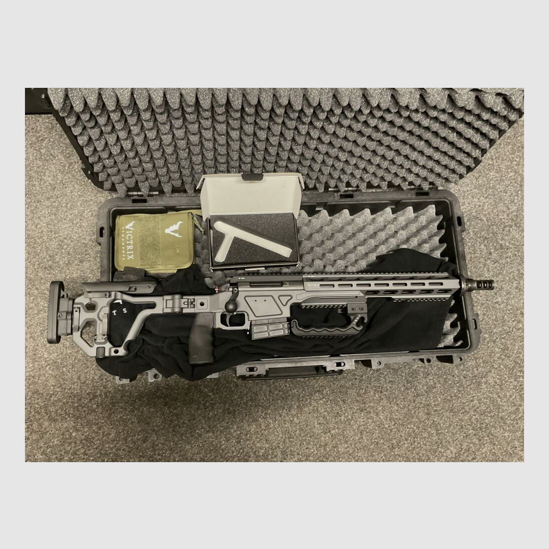 Victrix Gladio Pugio V Gris Foncé 308 Winchester 16 pouces avec silencieux S