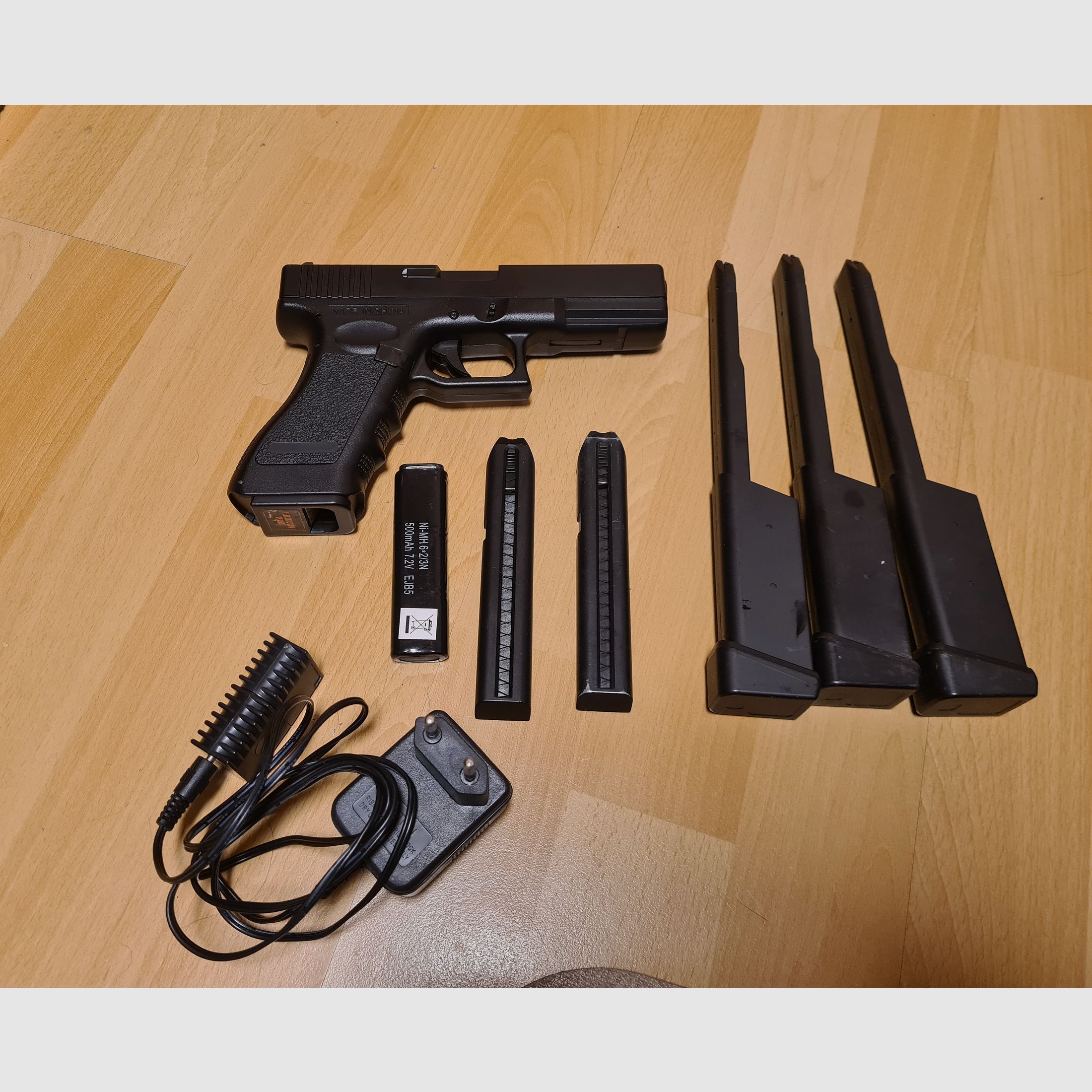 Pistolet G18 CYMA CM030 AEP