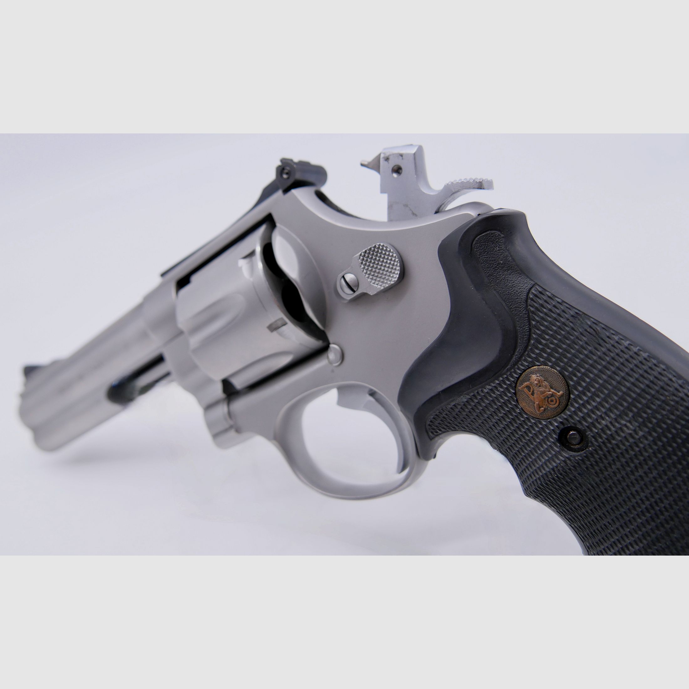 Smith & Wesson .45Auto Model of 1988 5' barrel rubber grip panels 6-shot cylinder