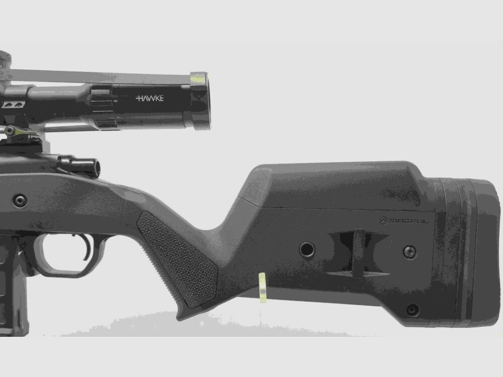 Remington 700 con culata Magpul Hunter y mira HAWKE Vantage