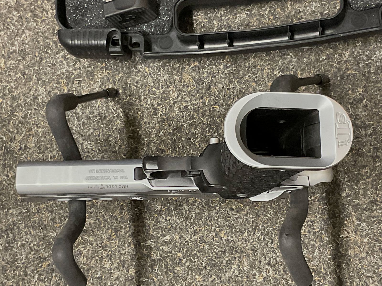 STI 2011 DVC Limited 40S&W